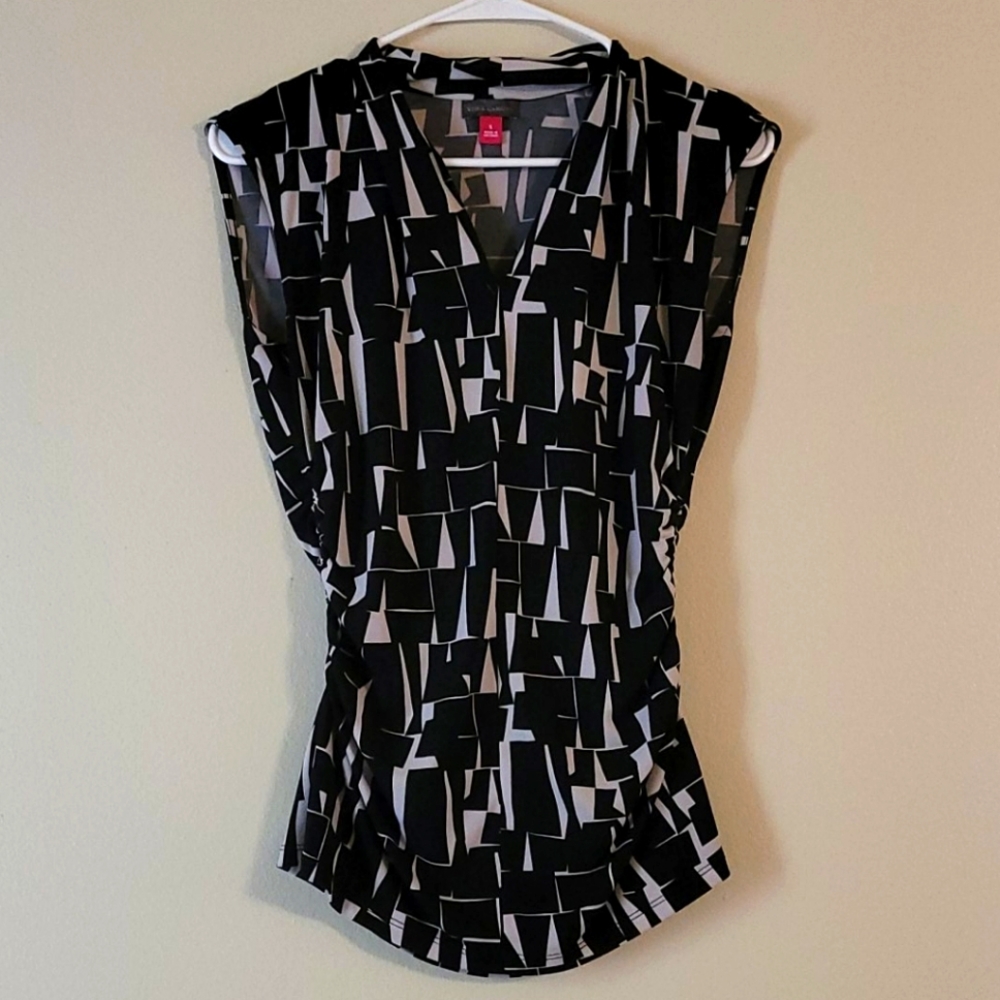 Vince Camuto form fitting top